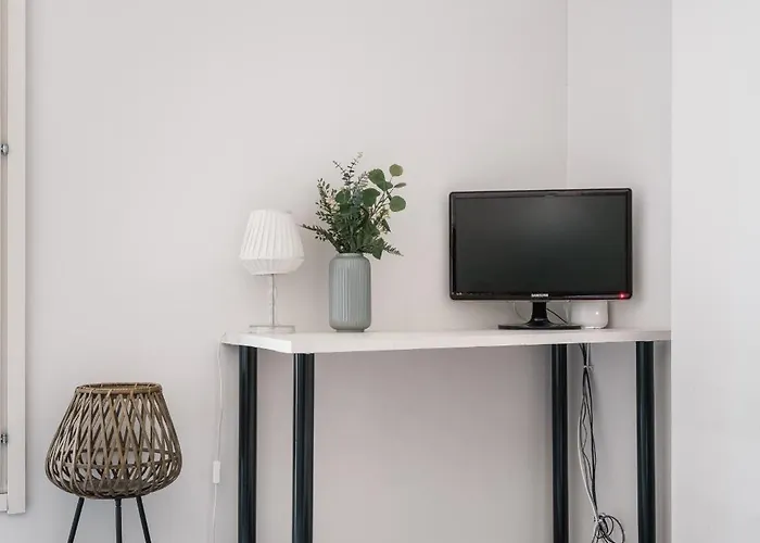 Minimal In Design District *