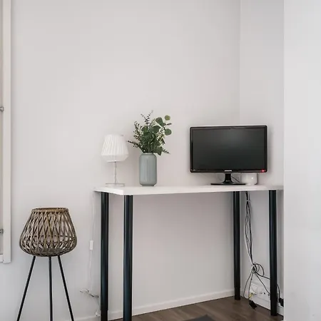 Minimal In Design District *